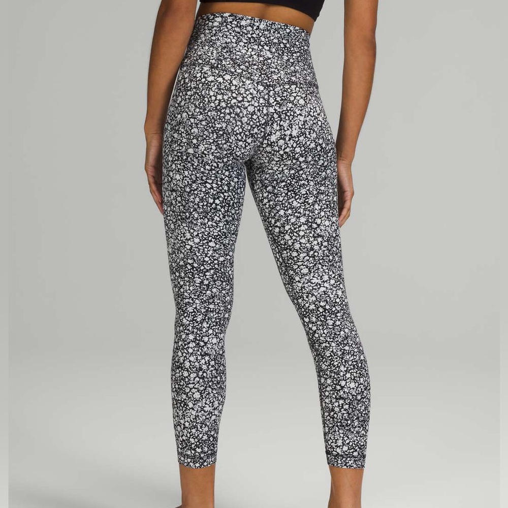 Lululemon Align High-Rise Pant 25" in Venture Floral Alpine White Black